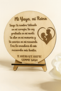 Cartel de madera grabado