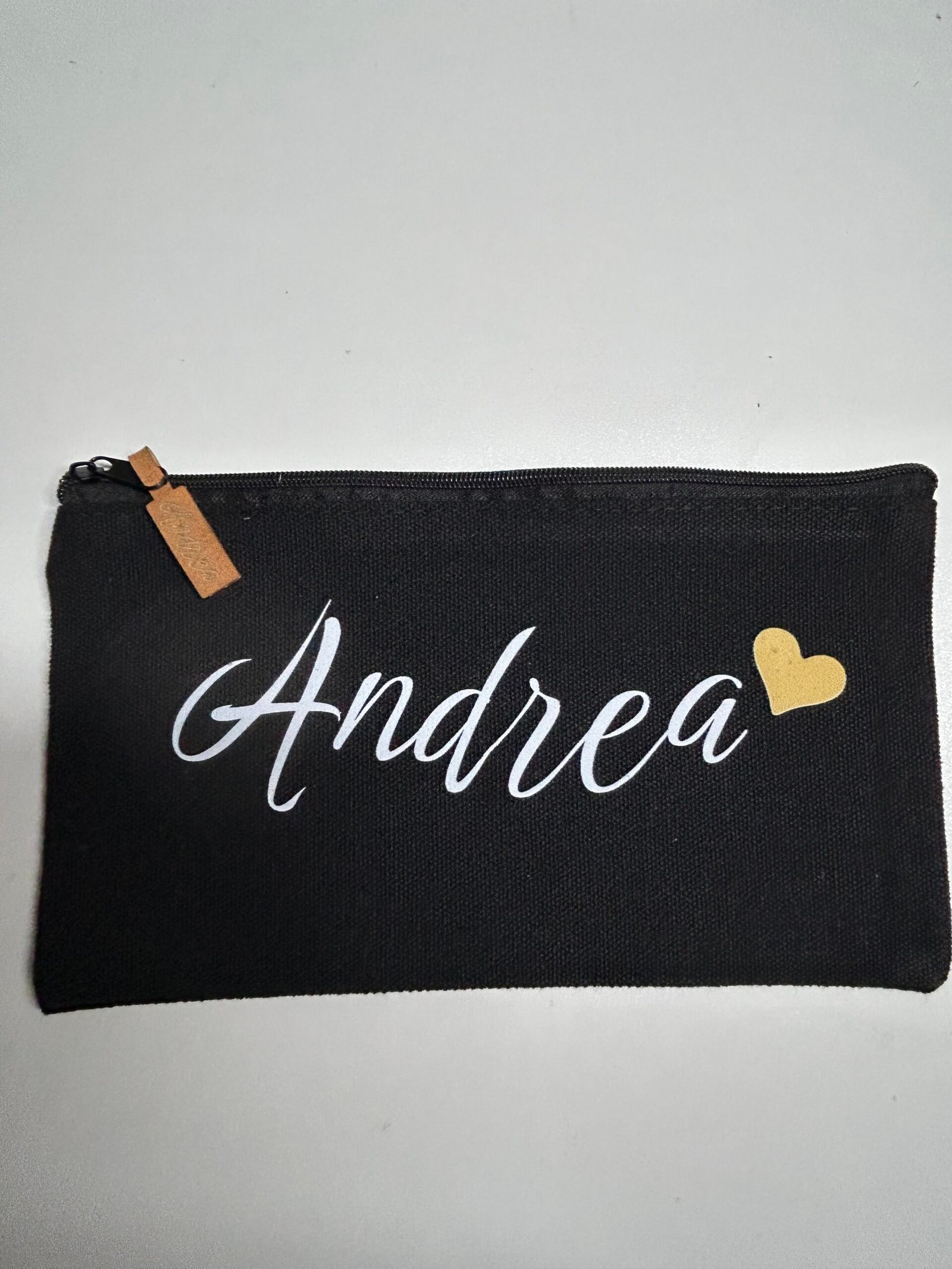 Neceser de tela Personalizado con Nombre y Corazón – Regalo Único y Elegante - Imagen 2