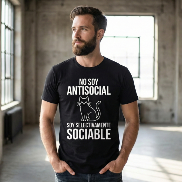 Camiseta Gato "Selectivamente Sociable" | Diseño Exclusivo Marta Martínez